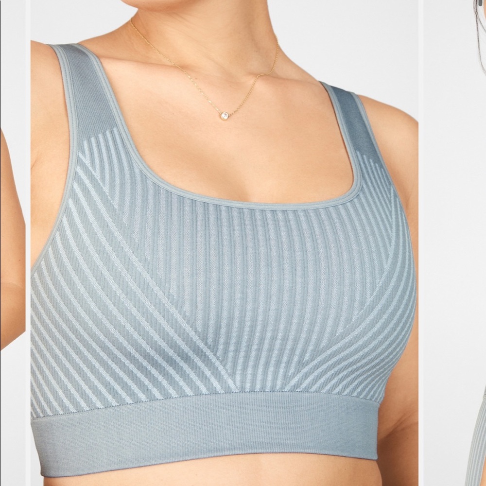 Fabletics Workout Set - Picture 3 of 6